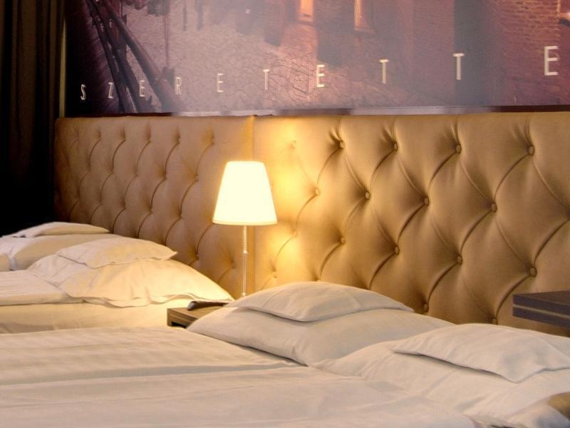 Hotel Corvin Gyula Dış mekan fotoğraf