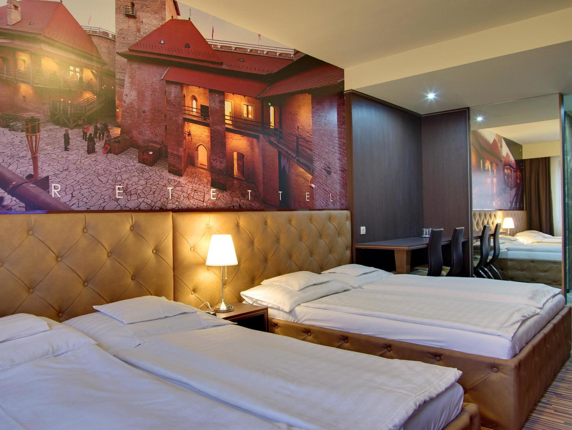 Hotel Corvin Gyula Dış mekan fotoğraf